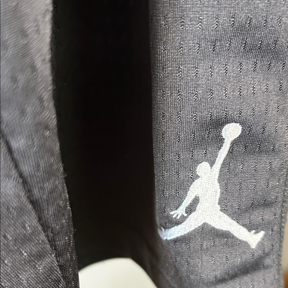 Jordan Kids Gray Shorts - Picture 3 of 6